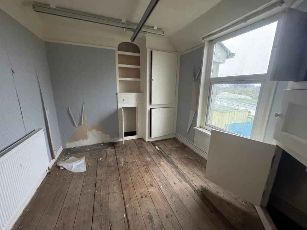 Lot: 154 - SEMI-DETACHED HOUSE FOR IMPROVEMENT - View of bedroom two